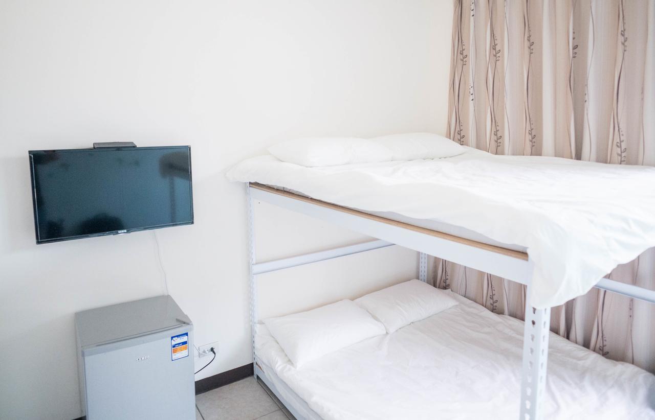 Hostel Feng Chia House Taichung Exterior foto