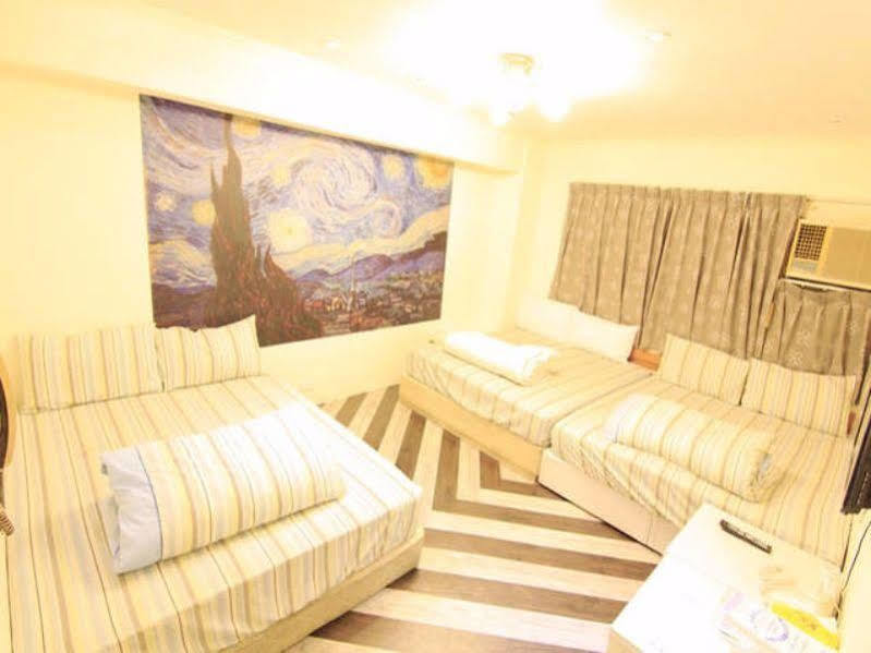 Hostel Feng Chia House Taichung Exterior foto