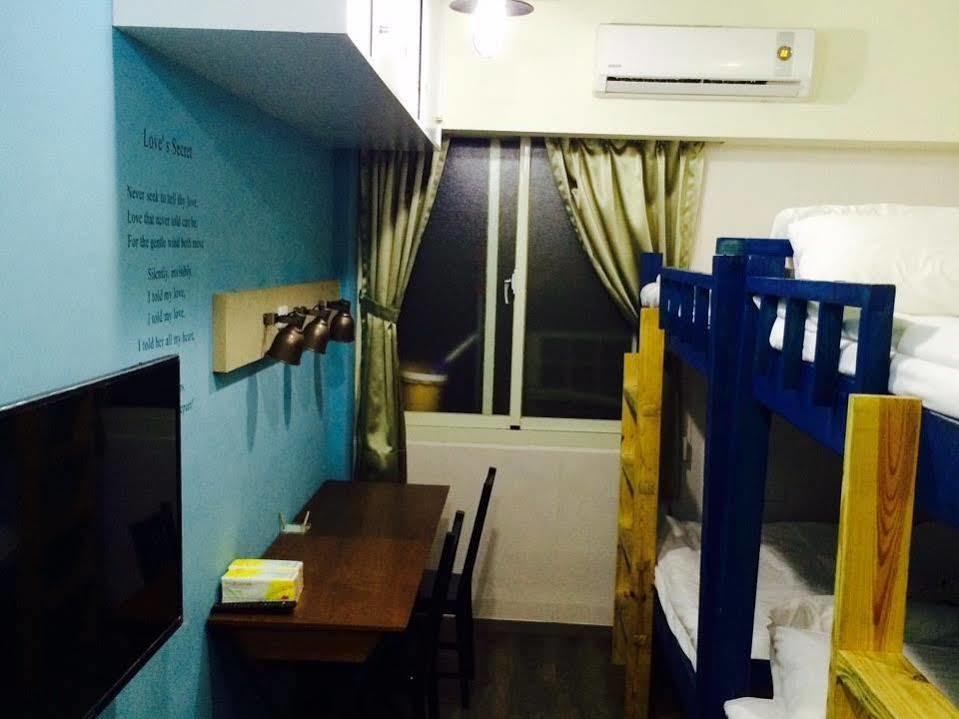 Hostel Feng Chia House Taichung Exterior foto
