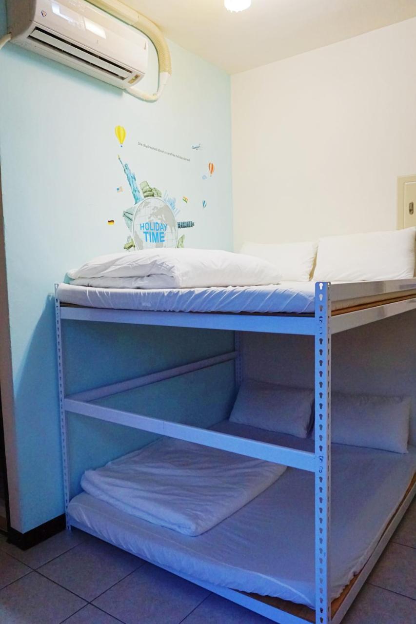 Hostel Feng Chia House Taichung Exterior foto