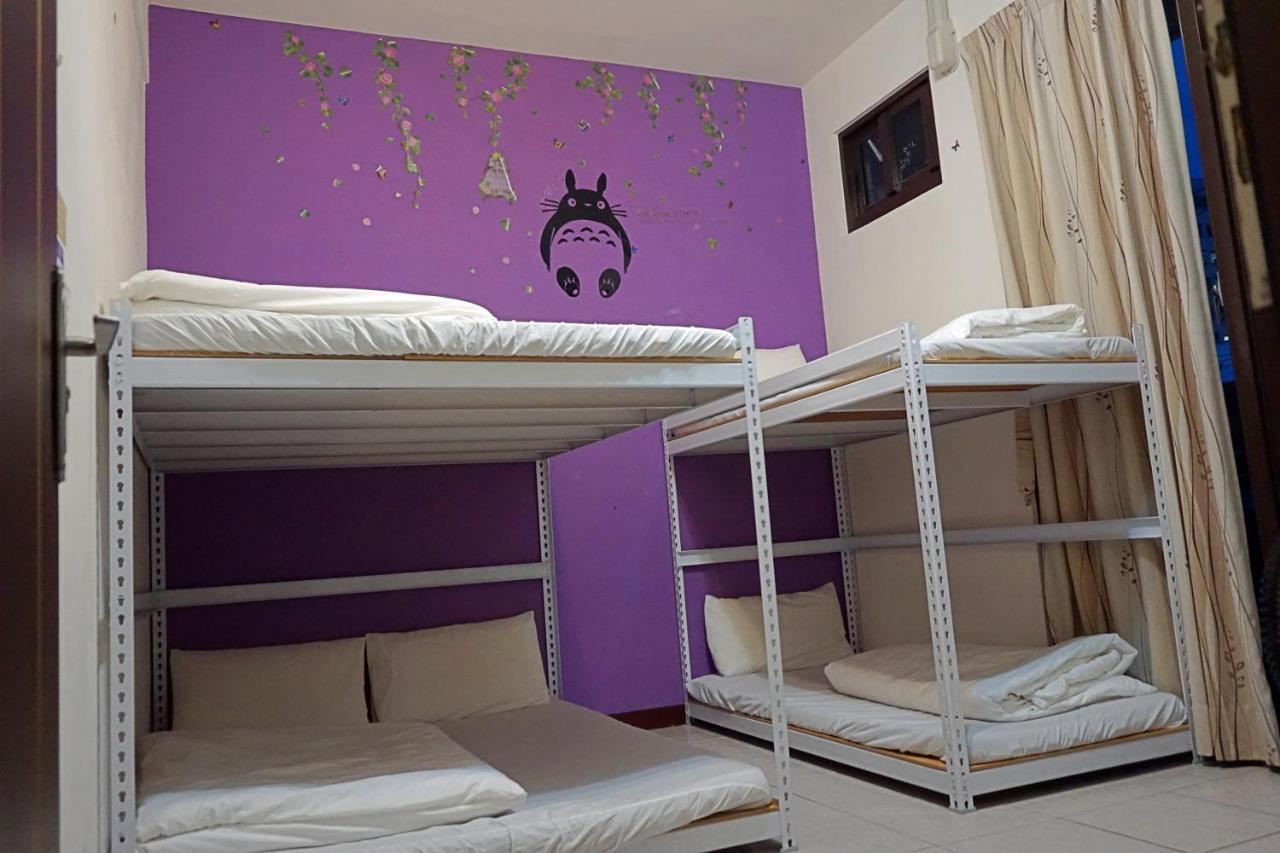 Hostel Feng Chia House Taichung Exterior foto